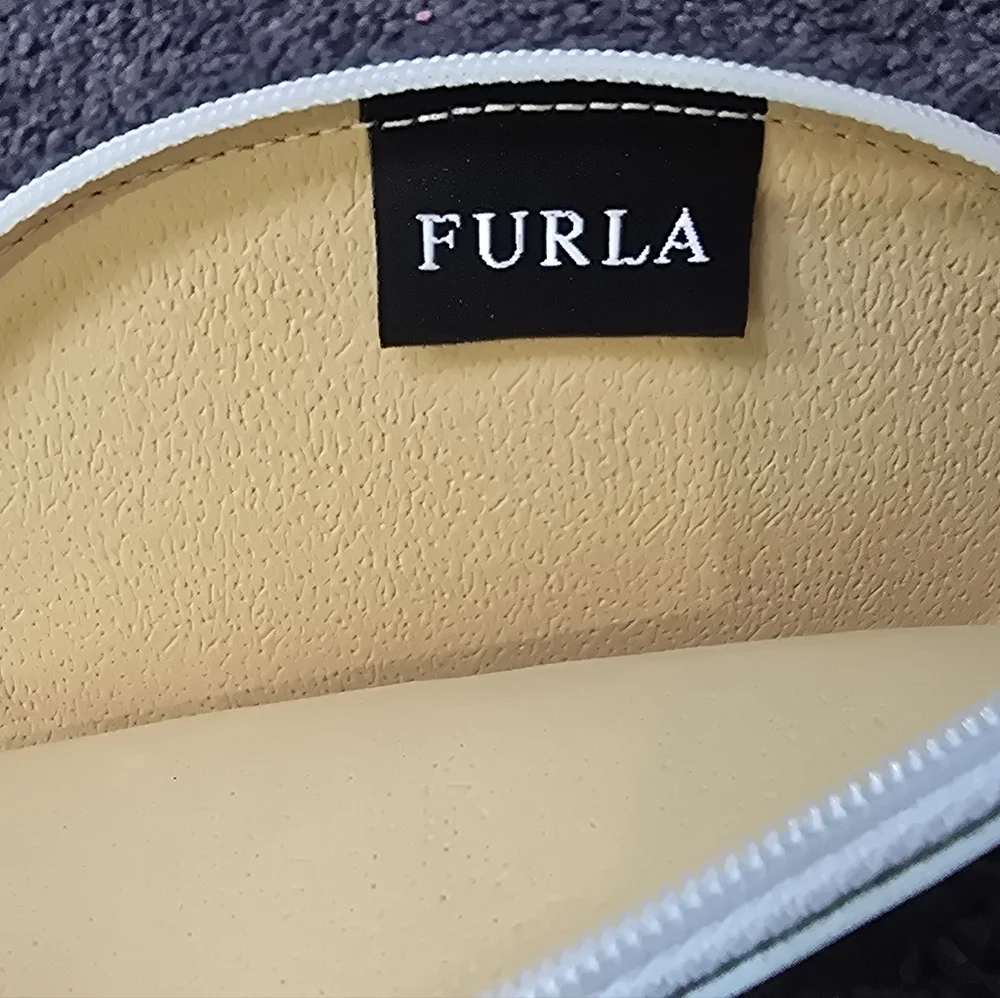 Furla White Cat-Shaped Coin Purse NEW - Picture 5 of 5